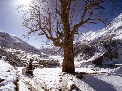 Leaving Manang